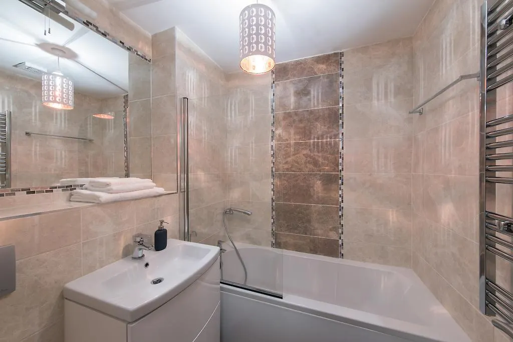 Spacious 2-Bedroom Apartment Near O'Connell St ダブリン アイルランド