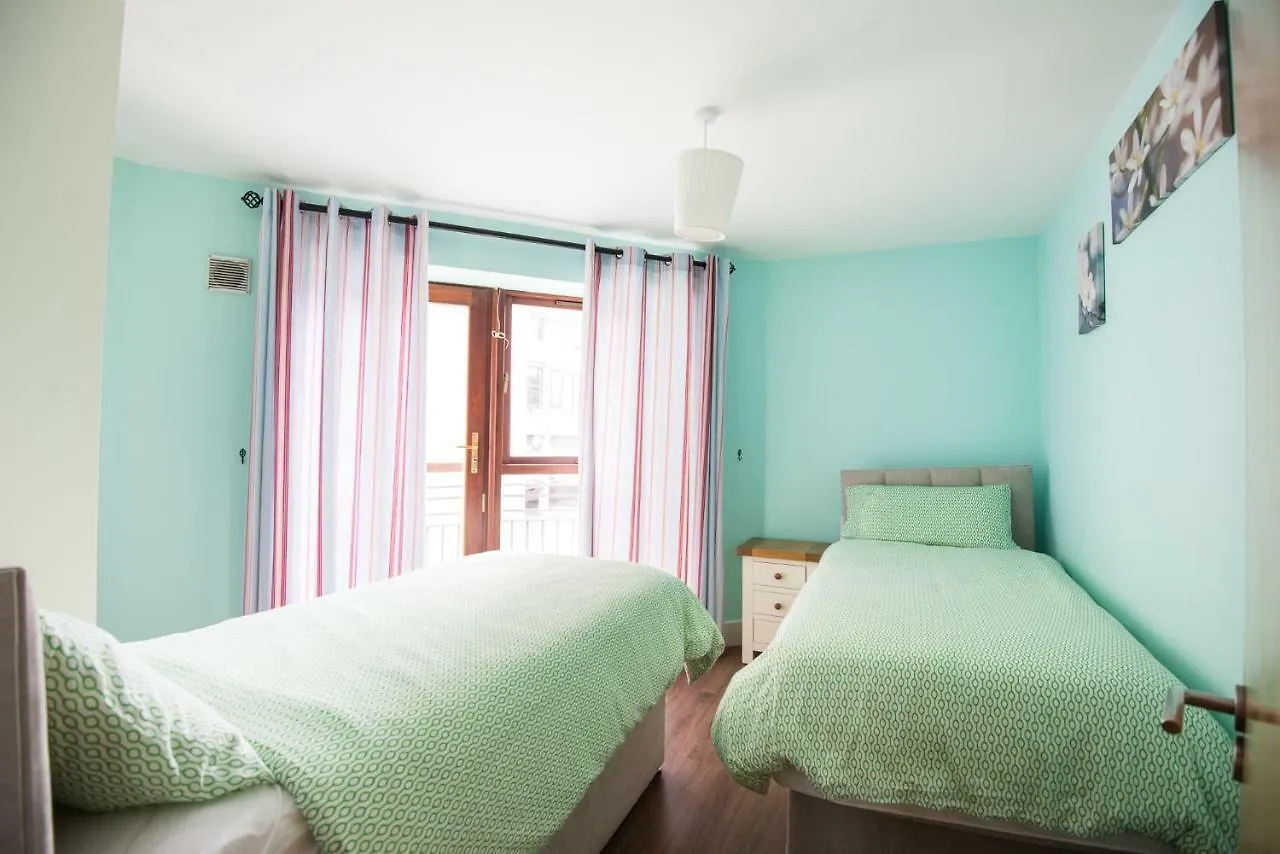 Spacious 2-Bedroom Apartment Near O'Connell St ダブリン 0*,  アイルランド
