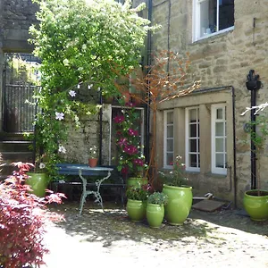 https://garden-cottage-castle-hill.yorkshirehotels.net