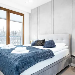 https://apartments-warsaw-szamocka.warsawhotelspoland.com