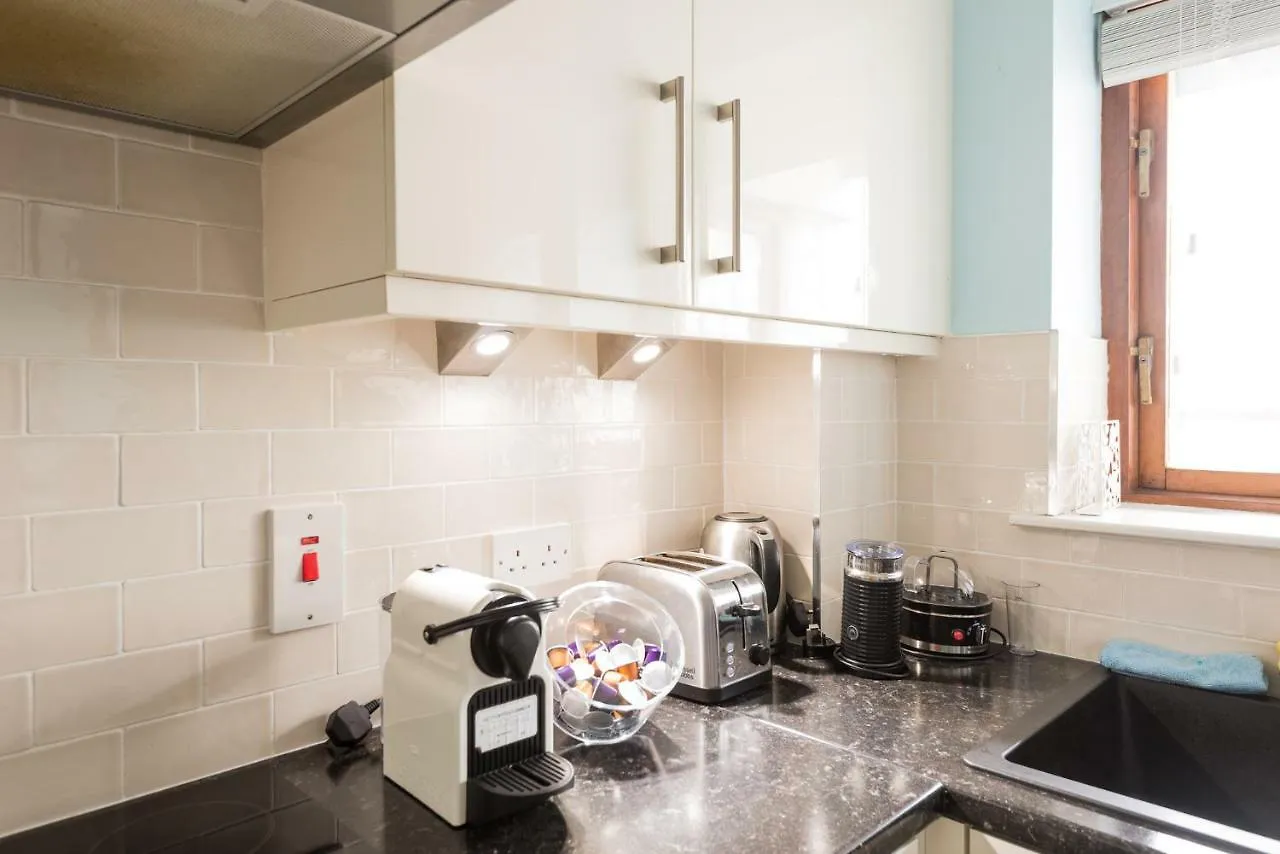 Spacious 2-Bedroom Apartment Near O'Connell St Dublin