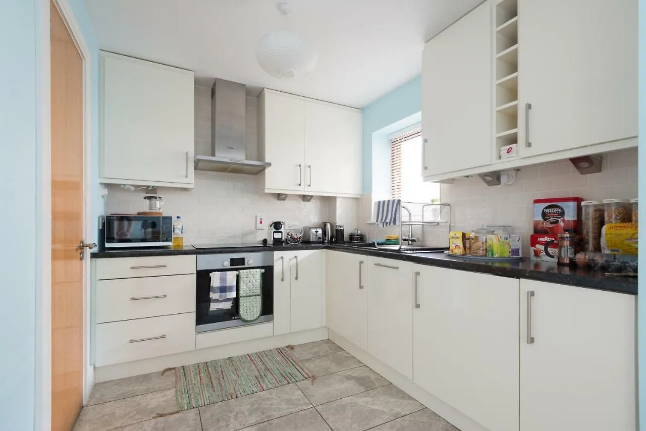 Spacious 2-Bedroom Apartment Near O'Connell St Dublin