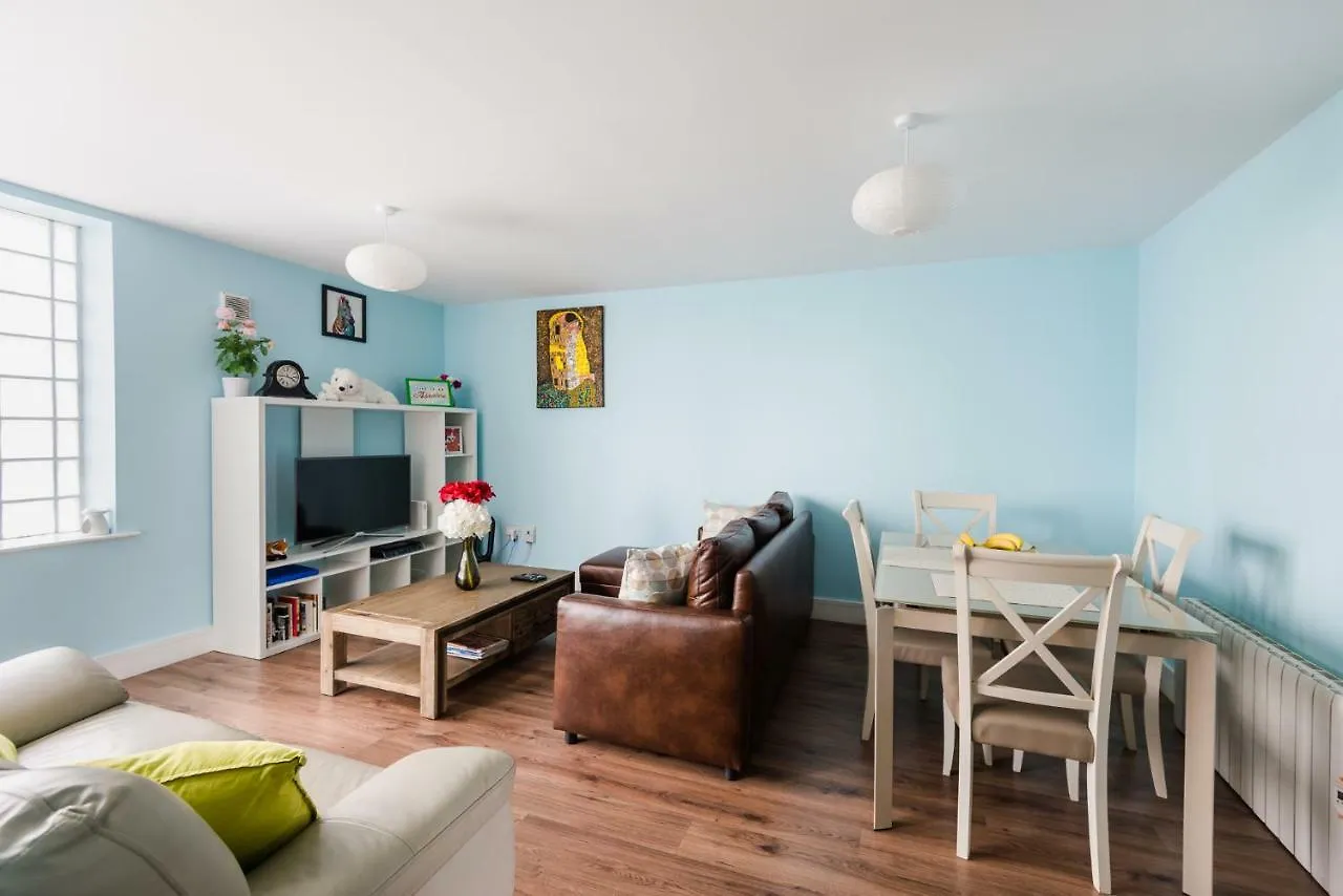 Spacious 2-Bedroom Apartment Near O'Connell St Dublin